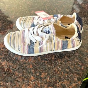 Brand new with tags size 7 women’s Roxy sneaks